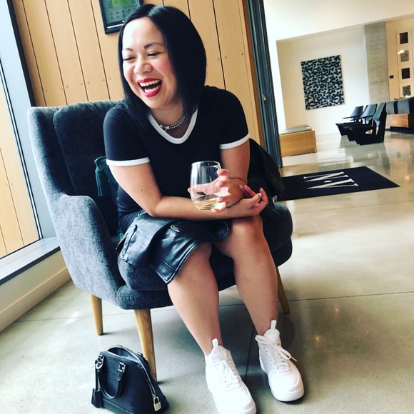 Meet your Posher, Cristina - Picture 1 of 5